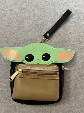 Disney Parks Loungefly Star Wars Grogu The Child Convertible Wristlet & Belt Bag